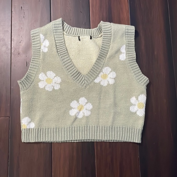 pullover cropped non-sleeve sweater - Picture 1 of 3